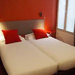 Porte De Versailles Hotel 3*